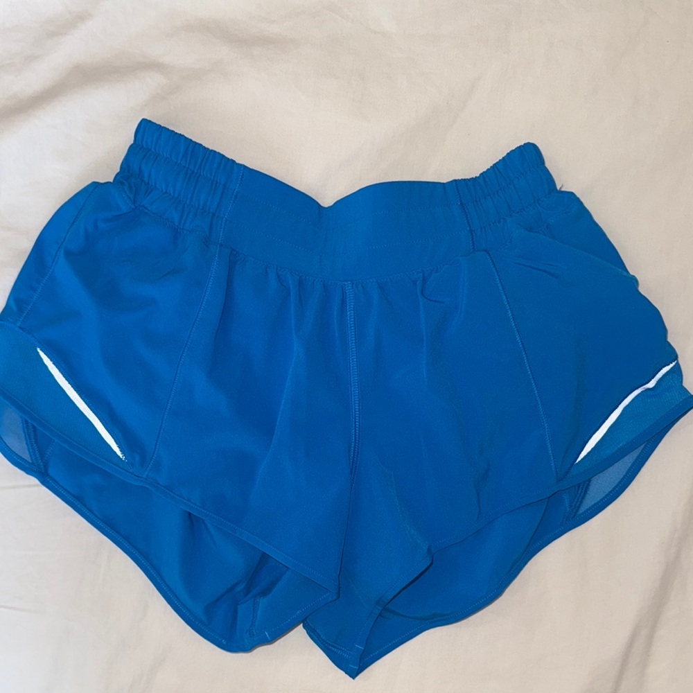 Lululemon Hotty Hot Shorts 2.5”